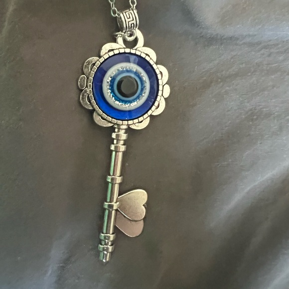 Evil eye key pendant comes with necklace - Picture 2 of 2
